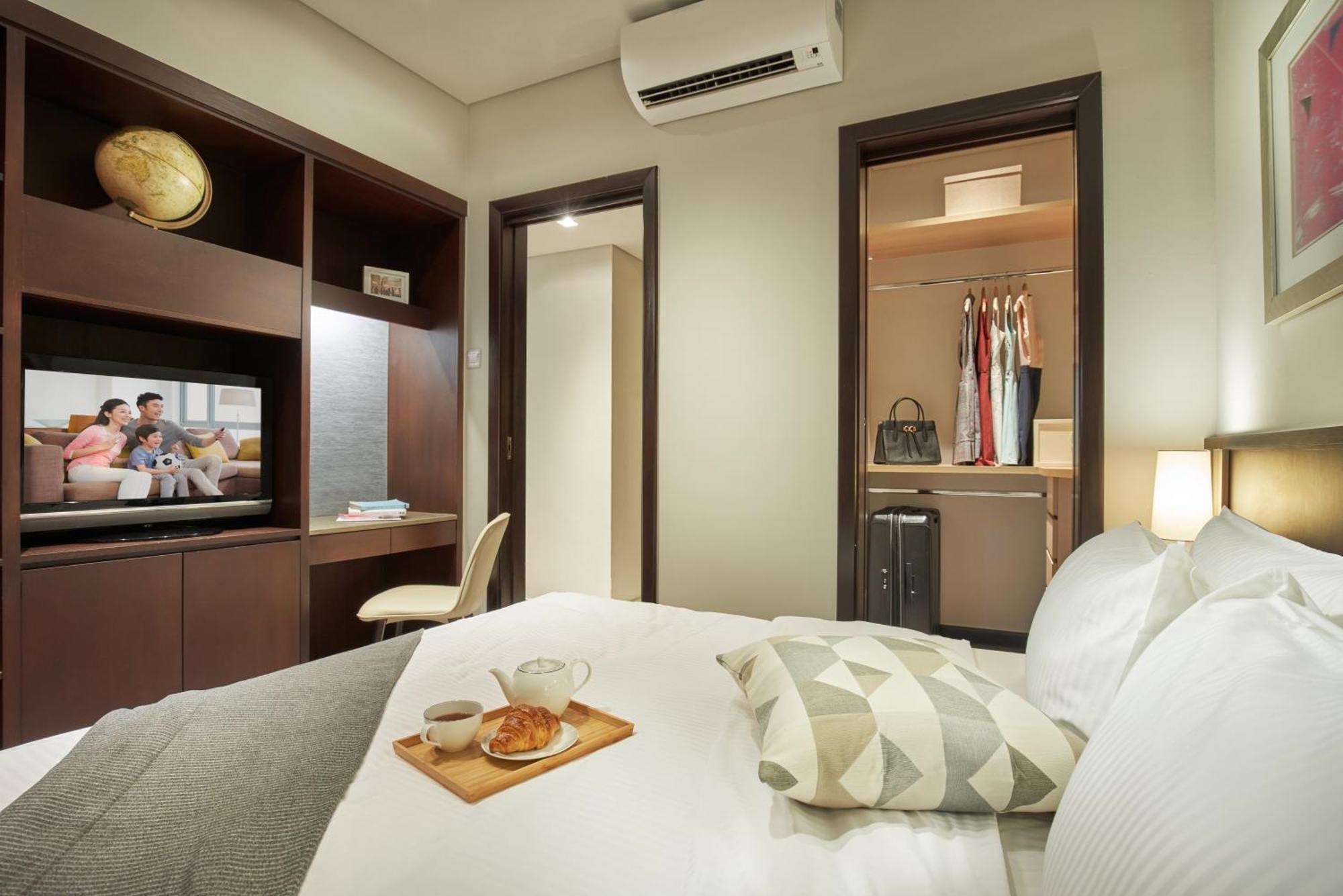 Deluxe One-Bedroom Apartment,1212752227:JPEG